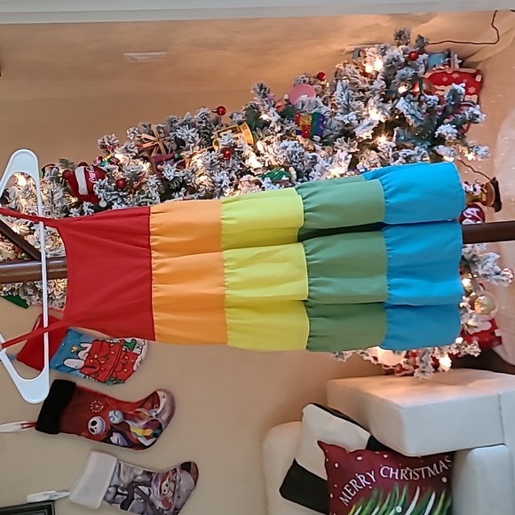 Girls dress - Picture 2 of 2